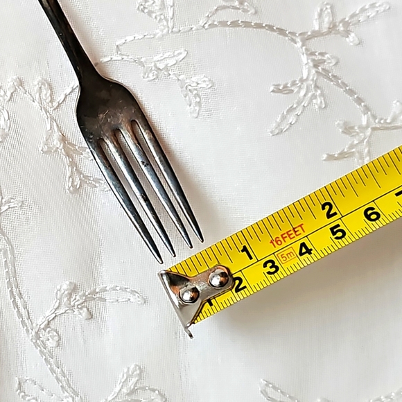 Vintage 1847 Rogers Bros Daffodil Silver Plated Fork, Spring Daffodil Pattern - Picture 10 of 12